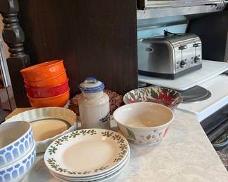 Kitchen dishes