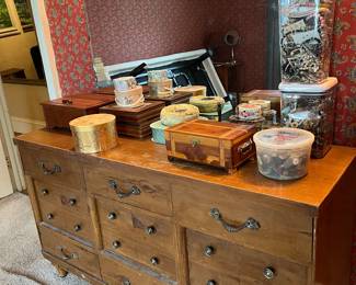 Dresser, costume jewelry