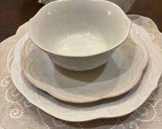 Lenox Perle- service for 6