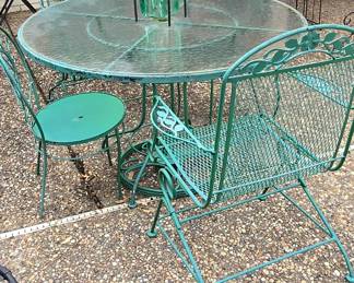 Patio Table with 4 Chairs