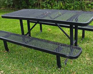 Picnic Table 