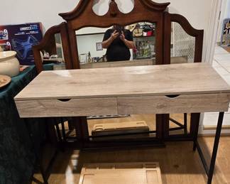 Desk - Mirror