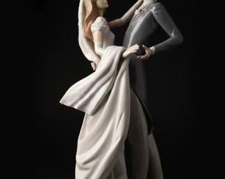 Lladro I Love You Truly Porcelain Figurine