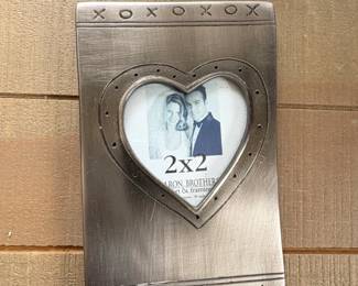 Aaron Brothers XOXO Heart Photo Frame