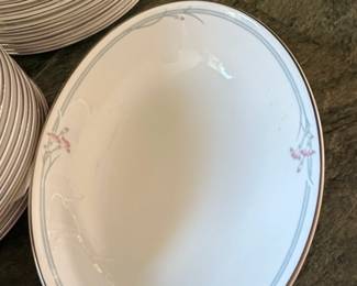 piece Royal Doulton Carnation Dinnerware Set fourth image