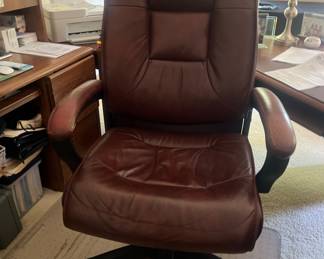 Office Star EX5162 Deluxe High Back Executive Leather Chair.