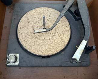 Capehart Custom Stereophonic Console Radio fifth image