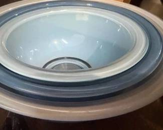 Vintage Pyrex bowls