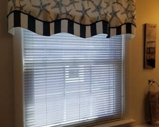 Window valances & blinds