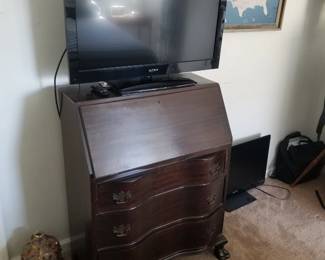 Ladies writing desk; flat screen TV