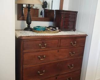 5-drawer dresser; table lamp; mirror