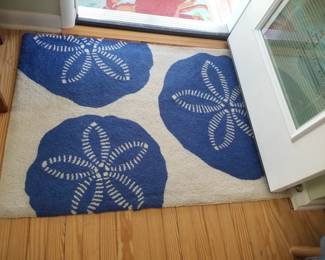 Sand dollar rug