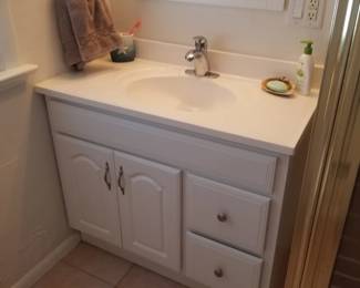 Bath vanity
