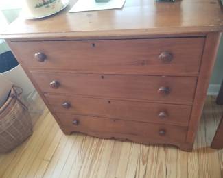4-drawer chest