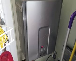 Rinnai tankless hot water heatermodel RL75i mfg 2013
