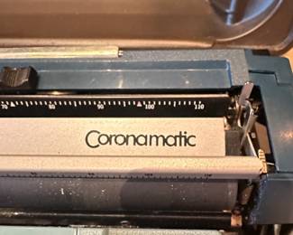 Smith Corona Coronet XL Typewriter third image