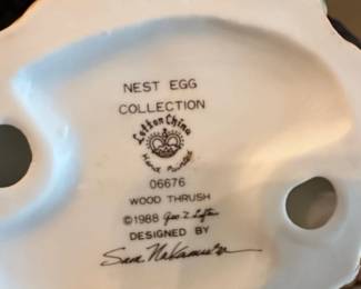 Lladro Nest Egg Collection Wood Thrush Figurine second image