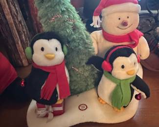 Hallmark Jingle Pals Very Merry Trio Animated Singing Snowman with Penguins