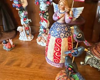 Jim Shore Heartwood Creek Miss America Angel Figurine with Birds and Pumpkin