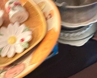 Ceramic Daisy Shaped Serving Dish with Ladybug Accents second image