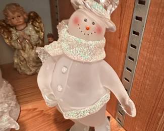 Frosted Glass Snowman Carolers with Lamppost House of Lloyd Christmas Around The World second image