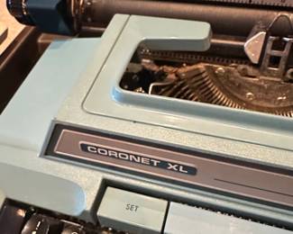 Smith Corona Coronet XL Typewriter second image