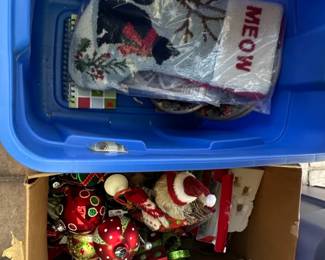 Christmas Ornaments and Holiday Decor Lot with Pier Imports MEOW Cat Mat