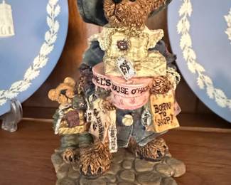 Boyds Bears  Friends Born to Shop Figurine