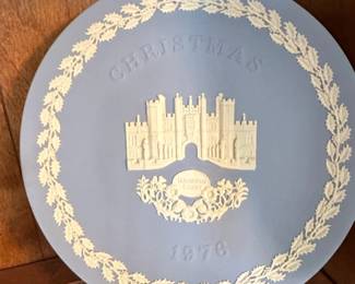 Wedgwood Christmas Plate Hampton Court