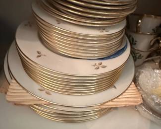 Lenox Rhodora P China Set third image
