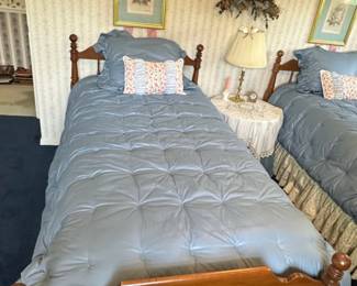 Vintage Wooden Twin Bed Frame Set