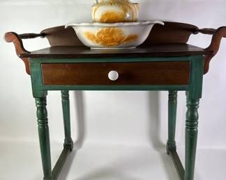 Farmhouse Style Side Table with Pitcher And Basin