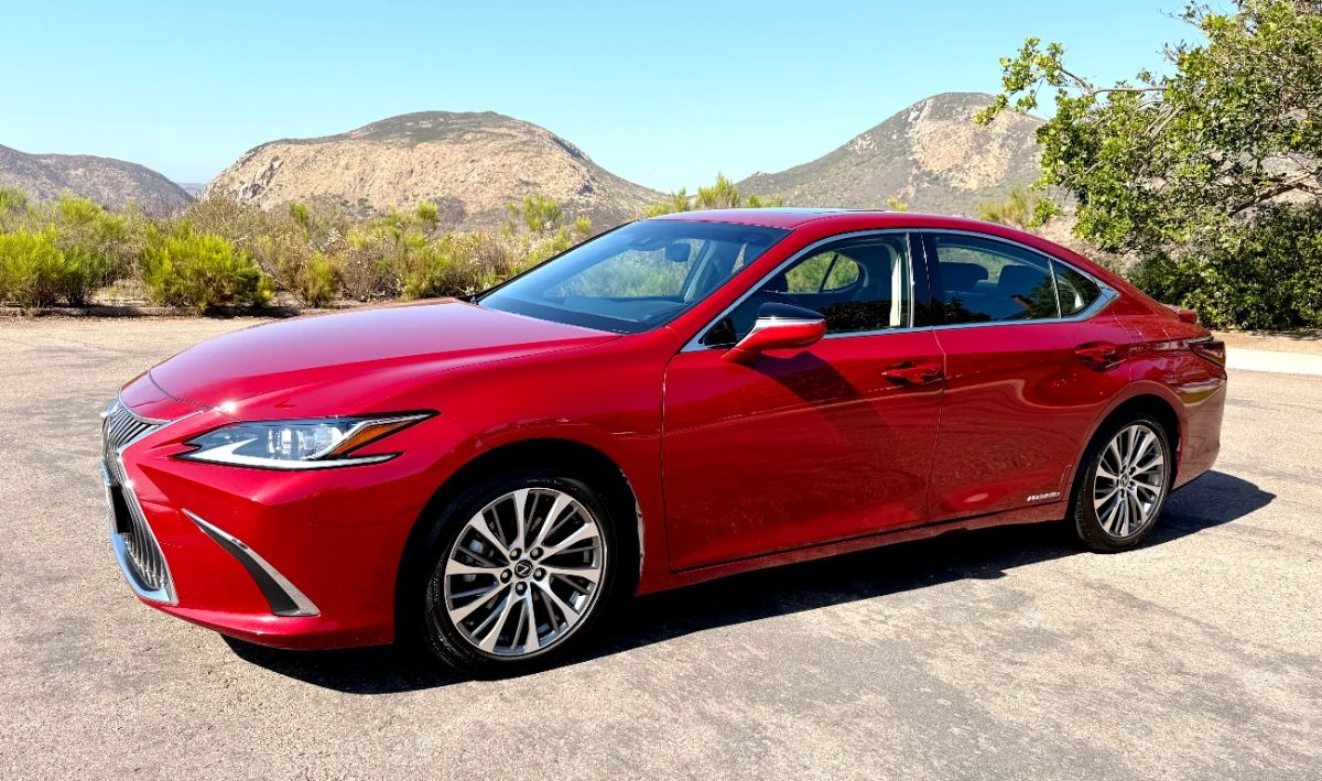 2019 Lexus ES 300H