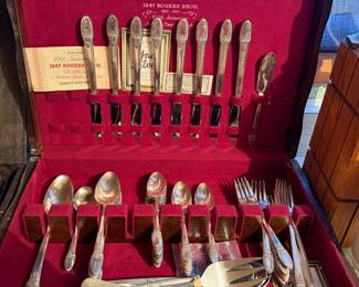Rogers Bros Silverplate Cutlery & Box