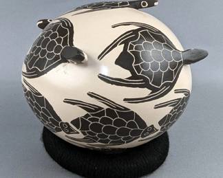 Mata Ortiz Turtle Design Pottery Vase, Artist Signed "Efren Ledezma", Mexico, 4.25" Tall
