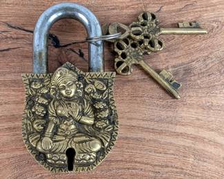 Decorated Padlock With 2 Keys, 4.75" x 2.5"