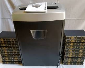 Fellows DM12C Shredder And Worlds Greatest Books