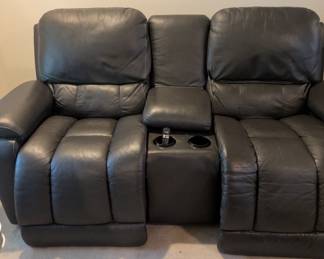 Lazy boy power recliner with cup holders