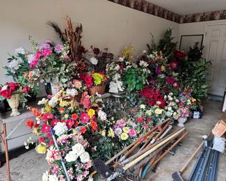 Flower arrangements 