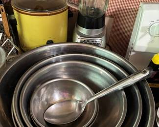 Nesting Stainless Steel Mixing Bowl Set