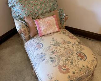 Vintage chaise lounge