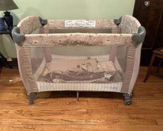 Evenflo Babysuite Pack and Play