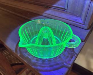 Uranium glass juicer