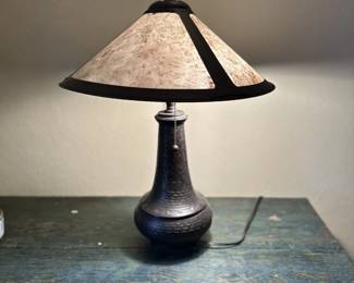 Mica-style lamp