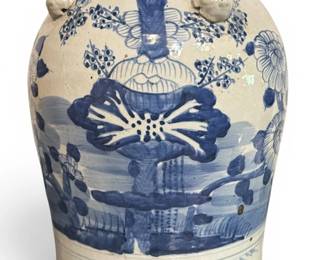 Chinese Chinoiserie Blue and White Ginger Jar
