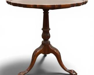 Chippendale Style Pie Crust Tilt Top Table