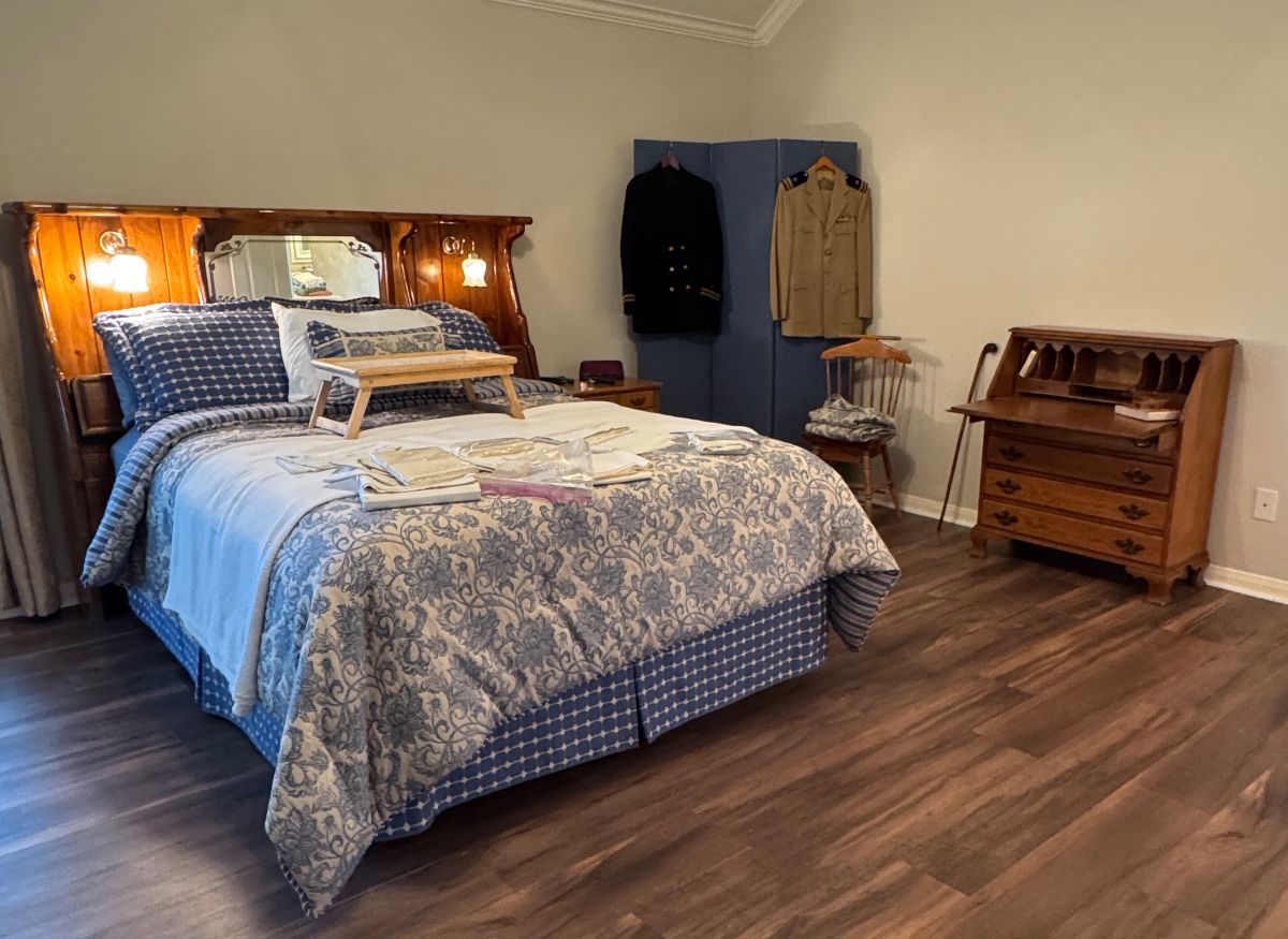 Almost new Queen bed