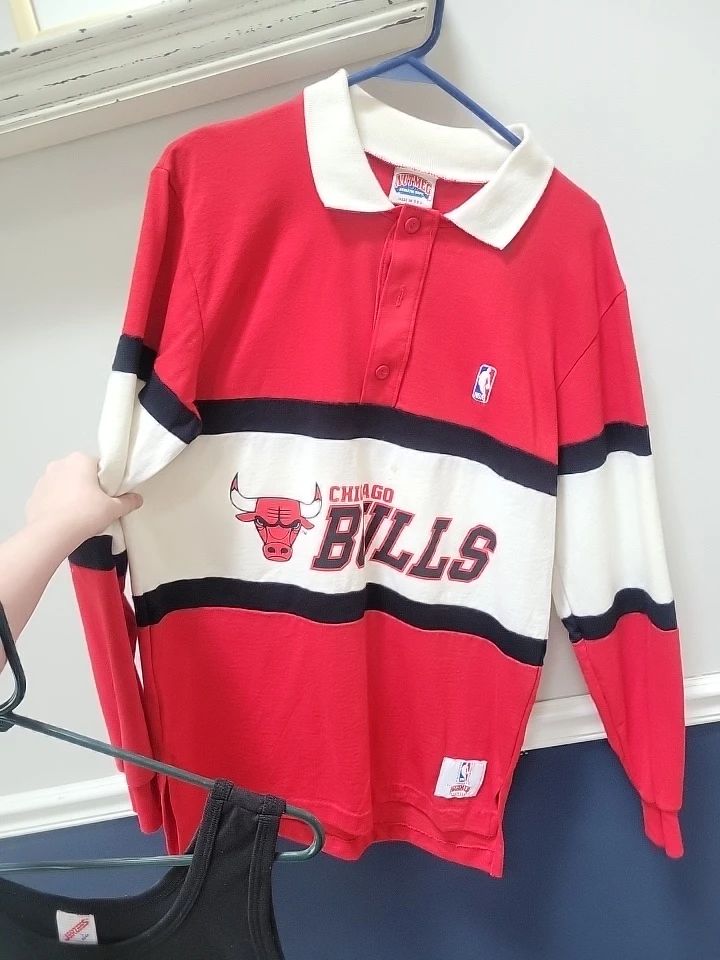 Vintage Chicago Bulls goods