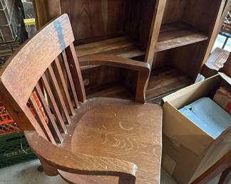 Oak Mission Style Swivel Desk Chair
