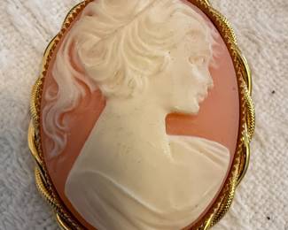 Gold Tone Carved Cameo Brooch
